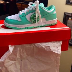 Green goo dunks womens 5